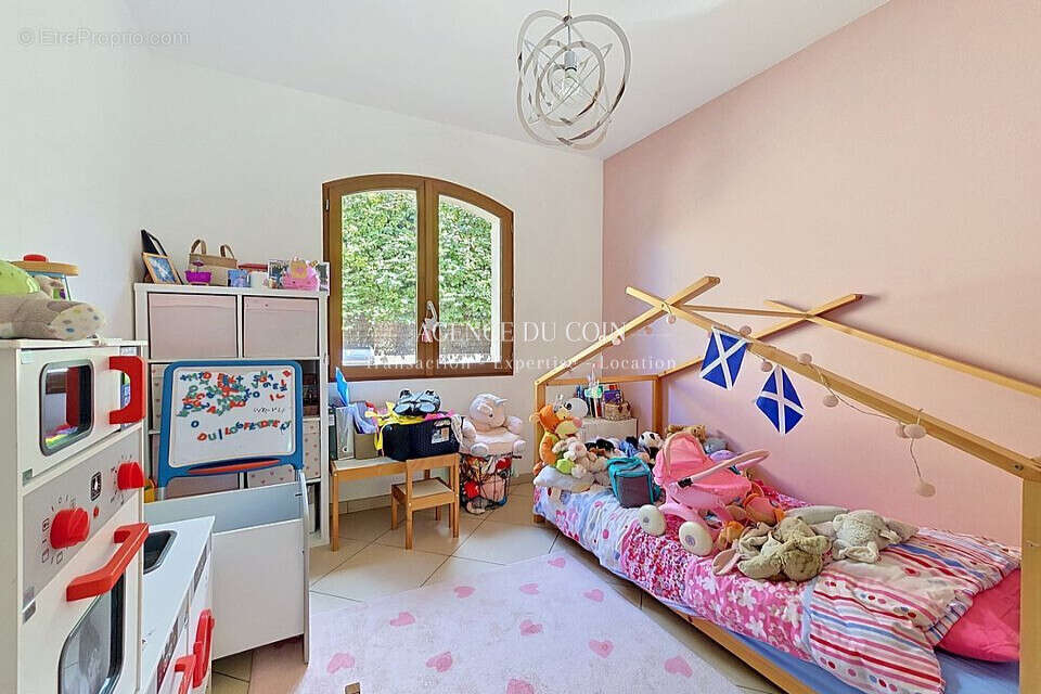 Maison à LE MUY