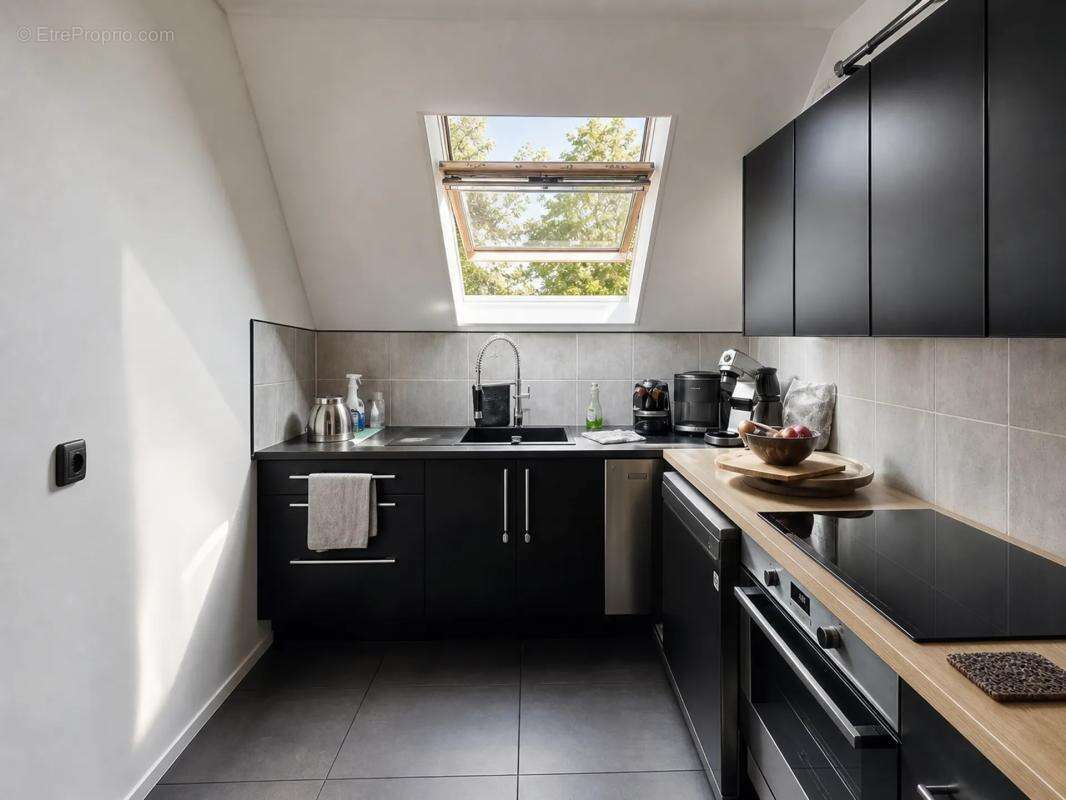 À vendre – Appartement 3 pièces de 73 m² à Garges-lès-Gonesse - photo 2