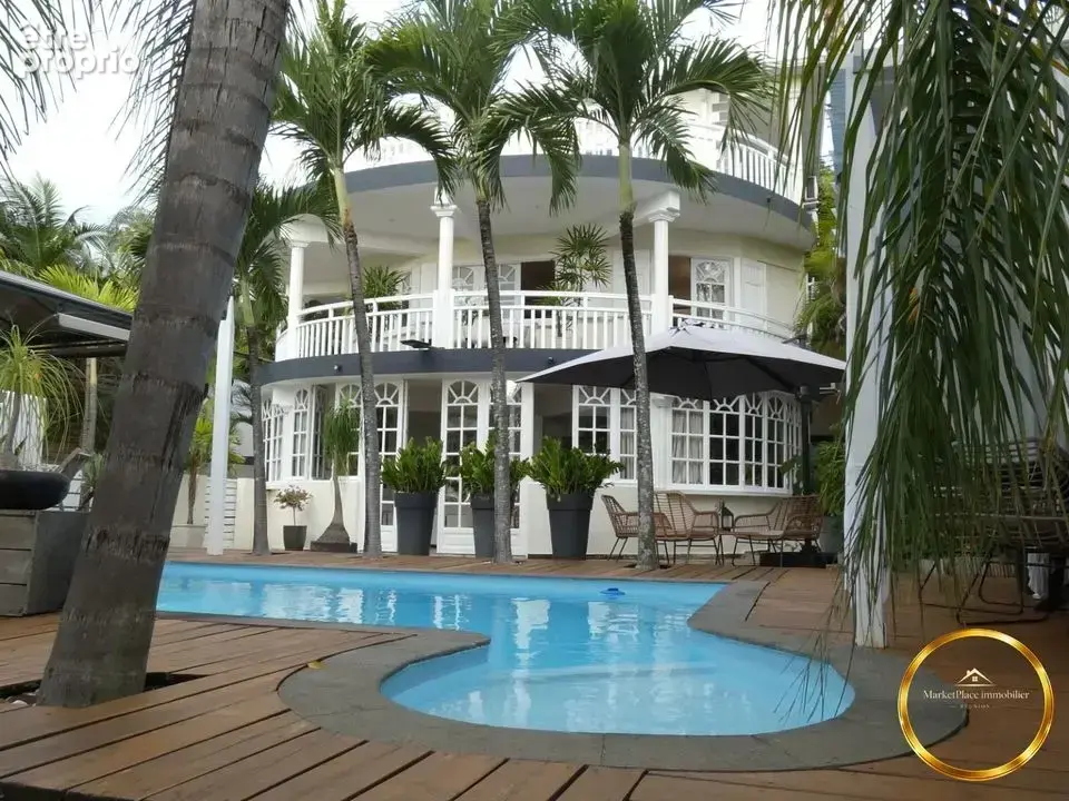villa- piscine- volume - T6