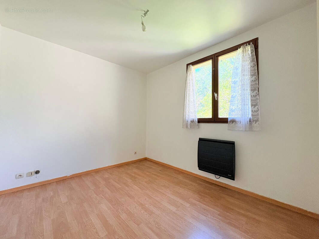 Appartement à BRUYERES-LE-CHATEL