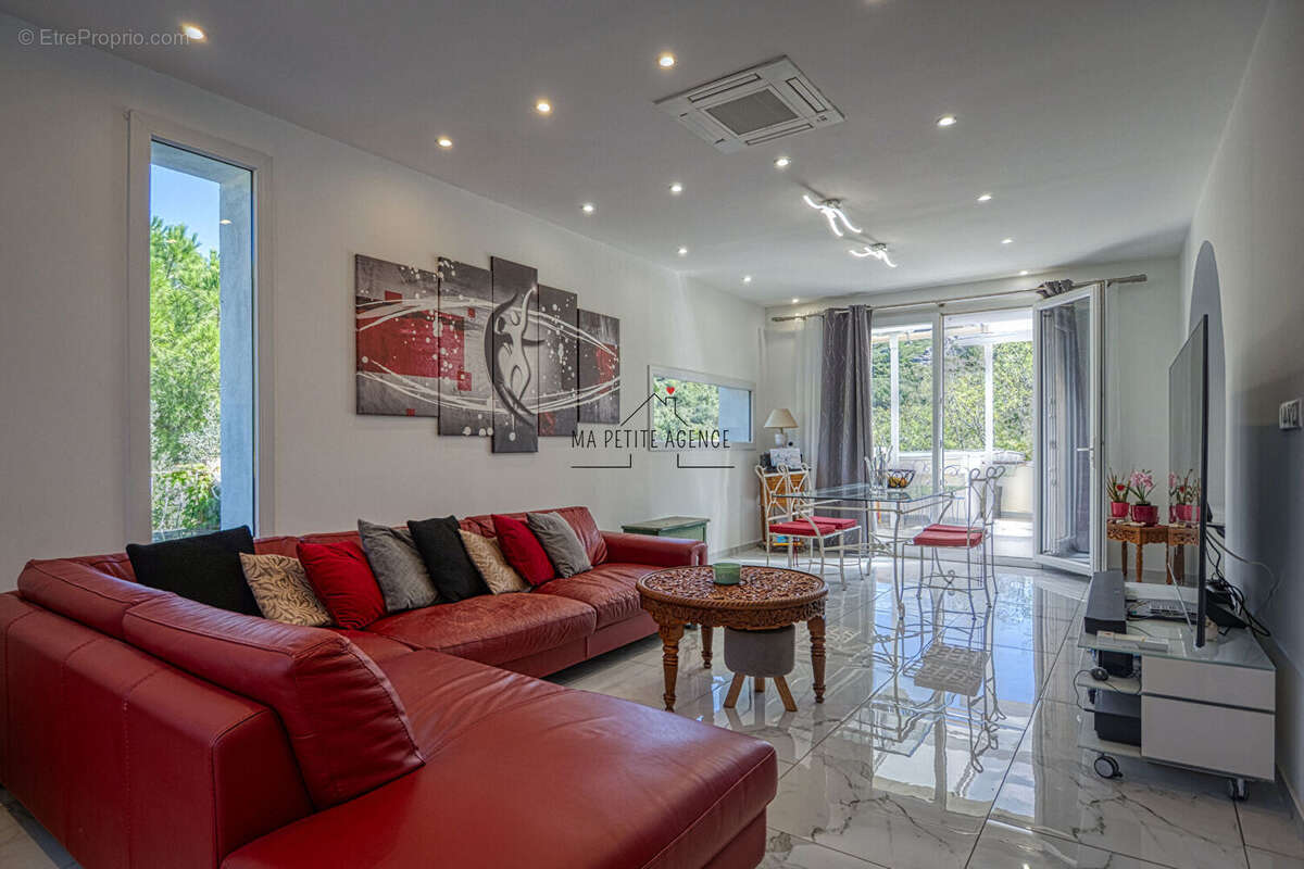 Appartement à LE ROVE