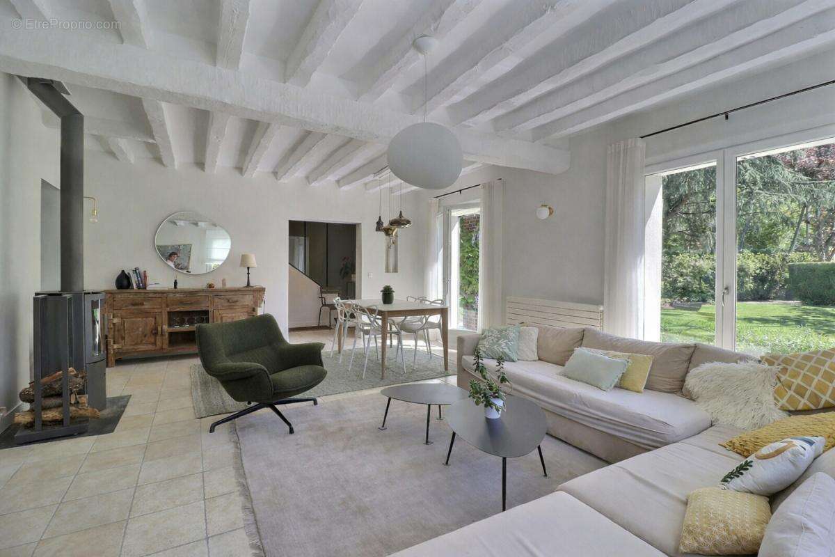 Maison à SAINT-REMY-L'HONORE
