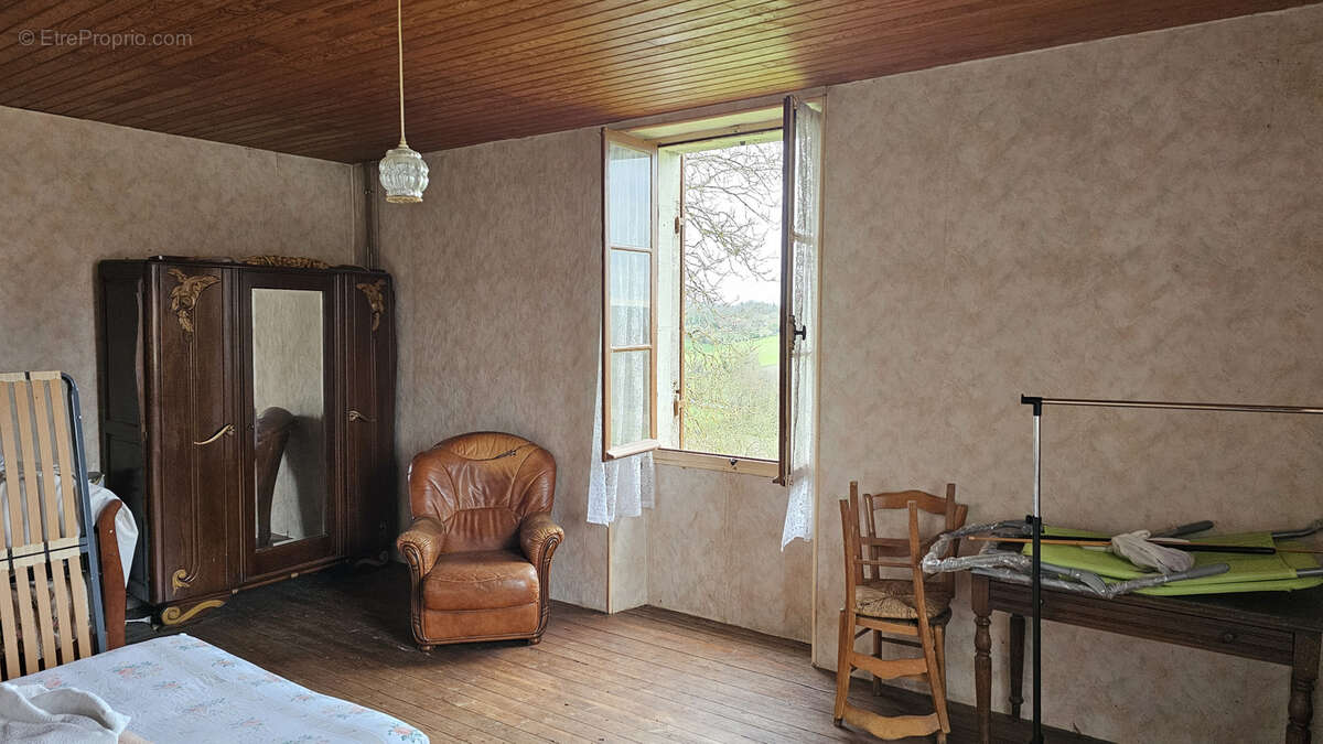 Maison à VILLETOUREIX