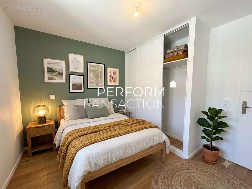 Appartement à SAINT-NAZAIRE-LES-EYMES