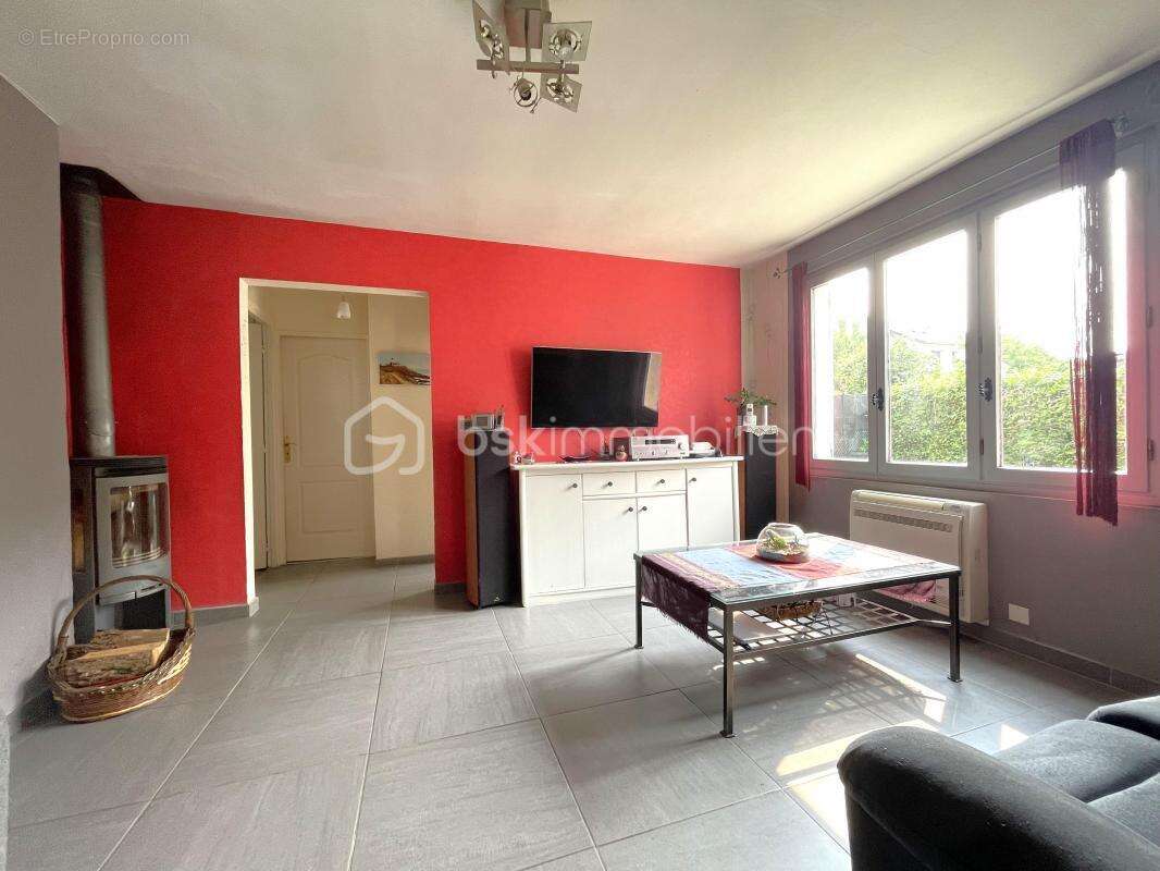 Maison à LES CLAYES-SOUS-BOIS