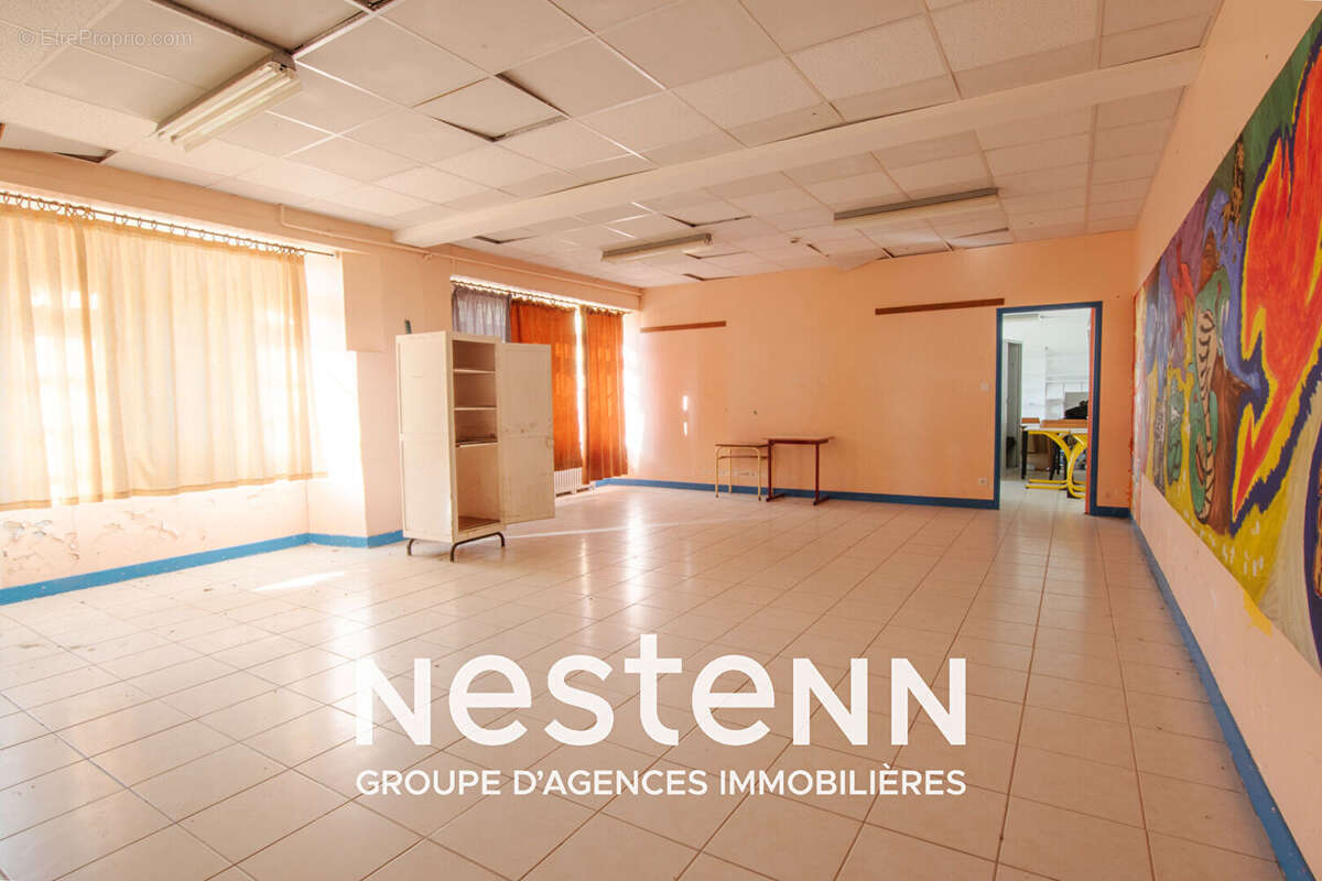 Ensemble immobilier de 8 bâtiments dont 2 maisons, 2300 m2 de surface utile sur 3 hectatres - photo 17