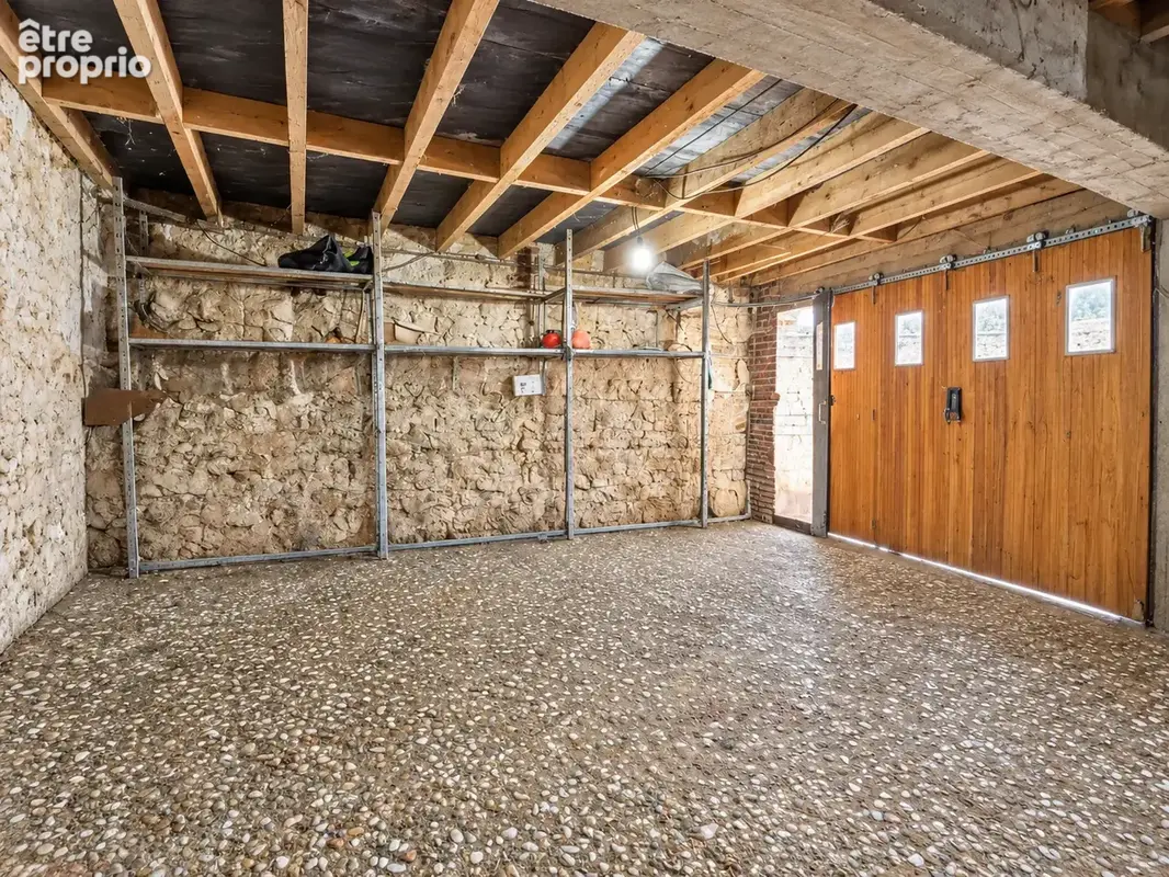 Maison familiale avec vaste terrain et bel espace extérieur - photo 16