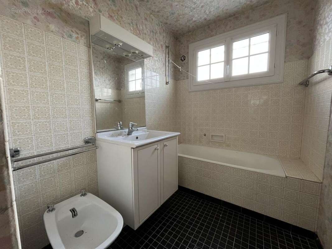 Maison 70 m² à Connerre  - photo 5