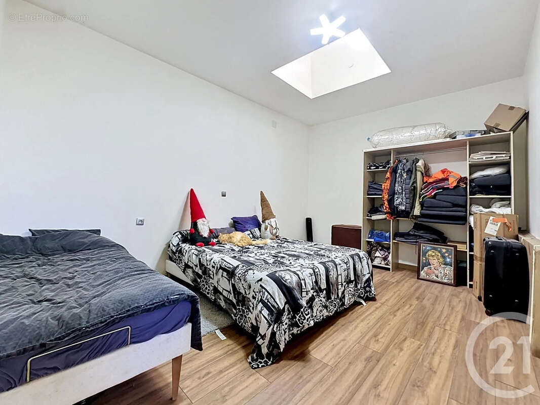Maison 239 m² à Mesnil-Saint-Pere  - photo 10