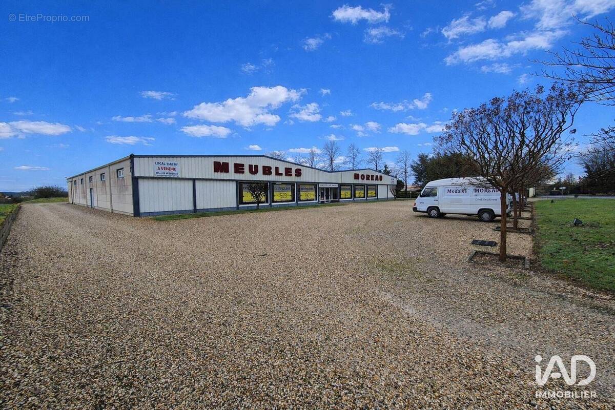 Photo 1 - Commerce à CHEF-BOUTONNE