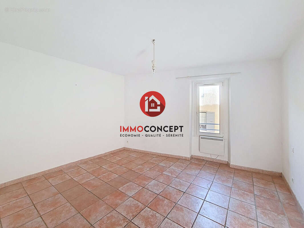 Maison à CADEROUSSE