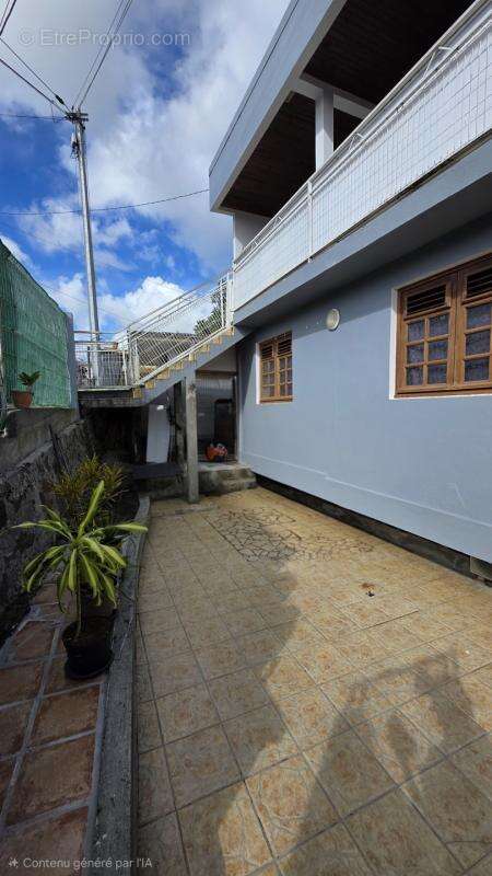 IMMEUBLE de rapport - 4 appartements Fort-de-France - photo 7