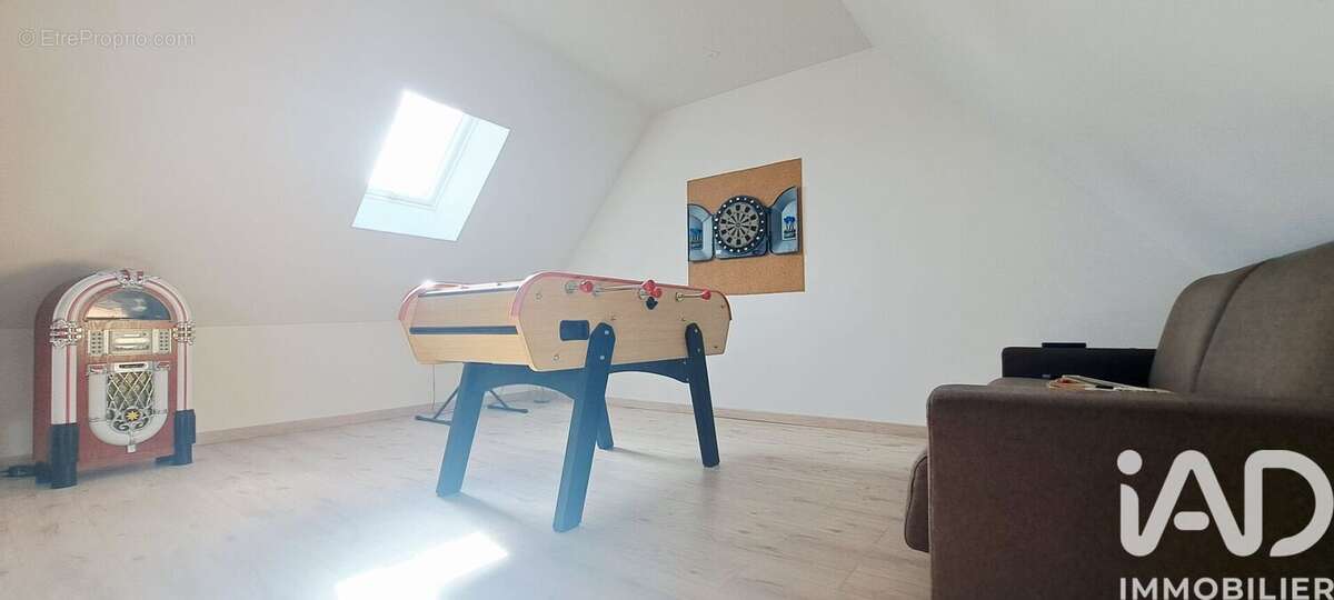 Maison 371 m² à Lorcy  - photo 9