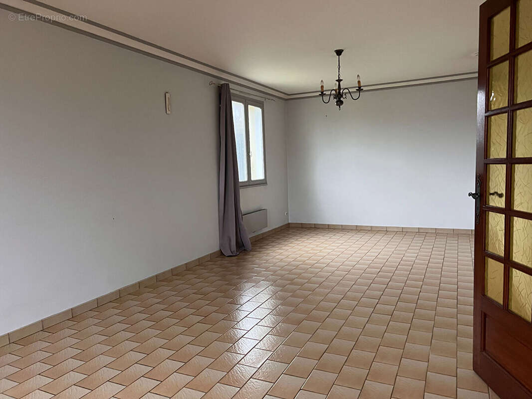 Maison à LA CHAPELLE-JANSON