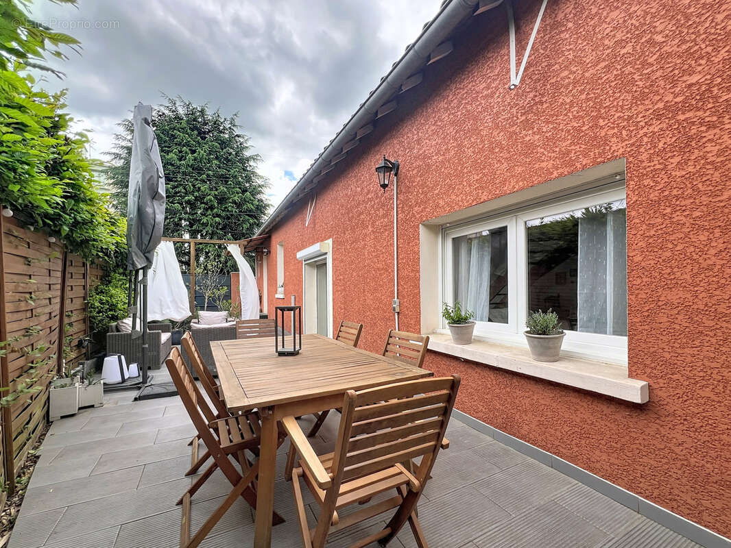 Maison à VILLEFRANCHE-SUR-SAONE