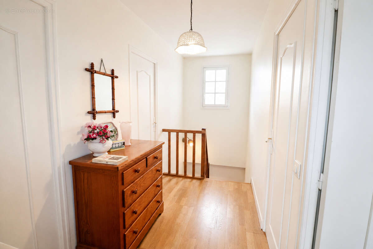 Maison Antony 8 pièce(s) 165.78 m2 avec beaucoup de charme - photo 17