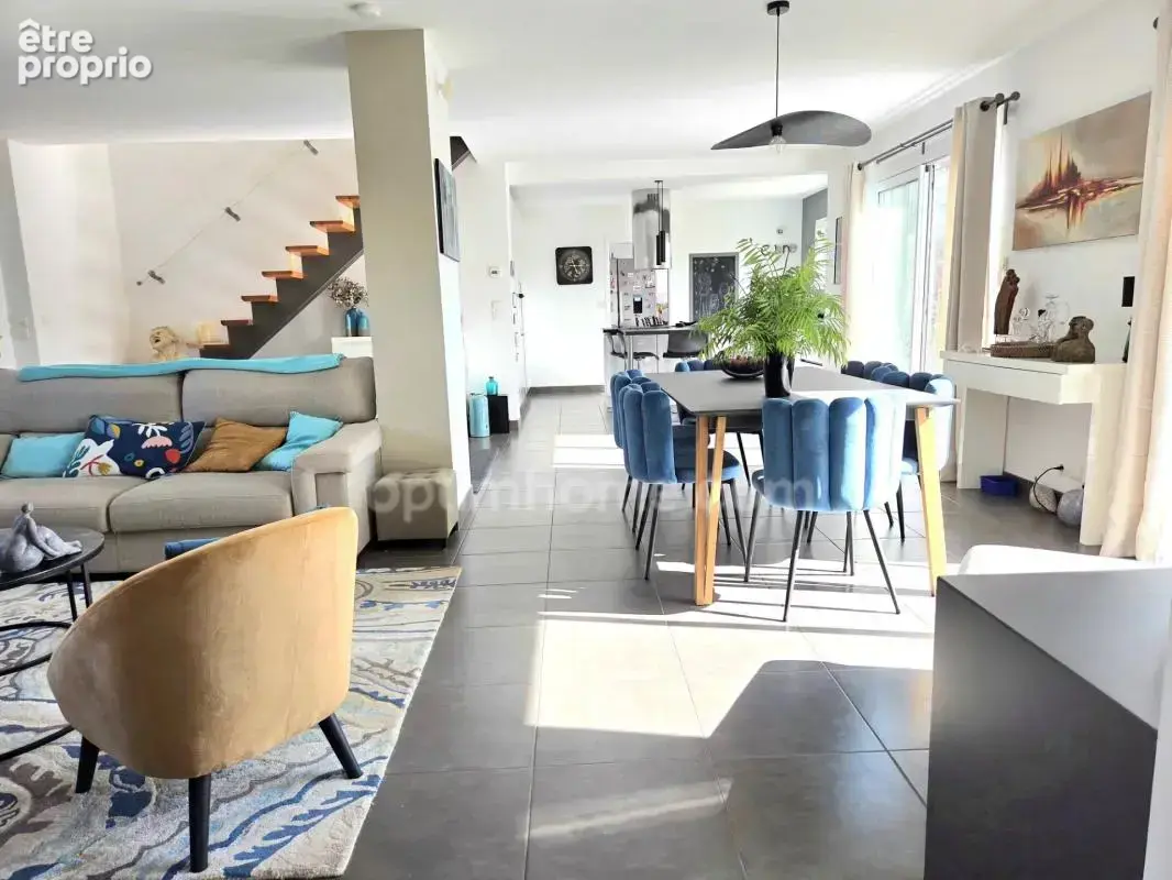 Casson, jolie maison familiale sous domotique avec piscine et superbe jardin paysage - photo 4