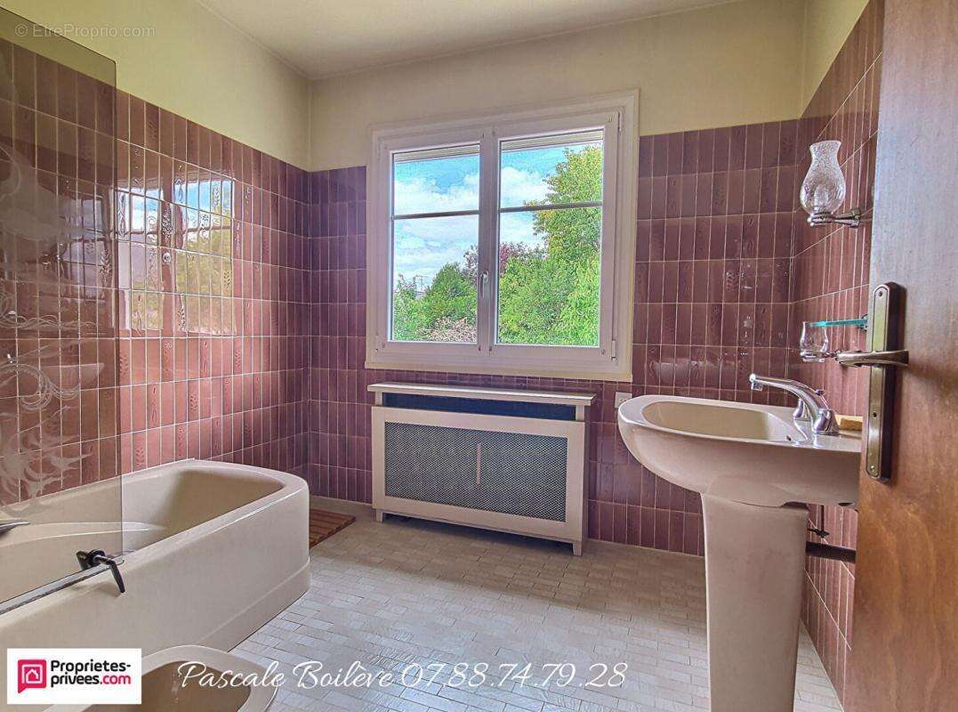 Maison avec rez-de-jardin - Vernantes (49390) - photo 10