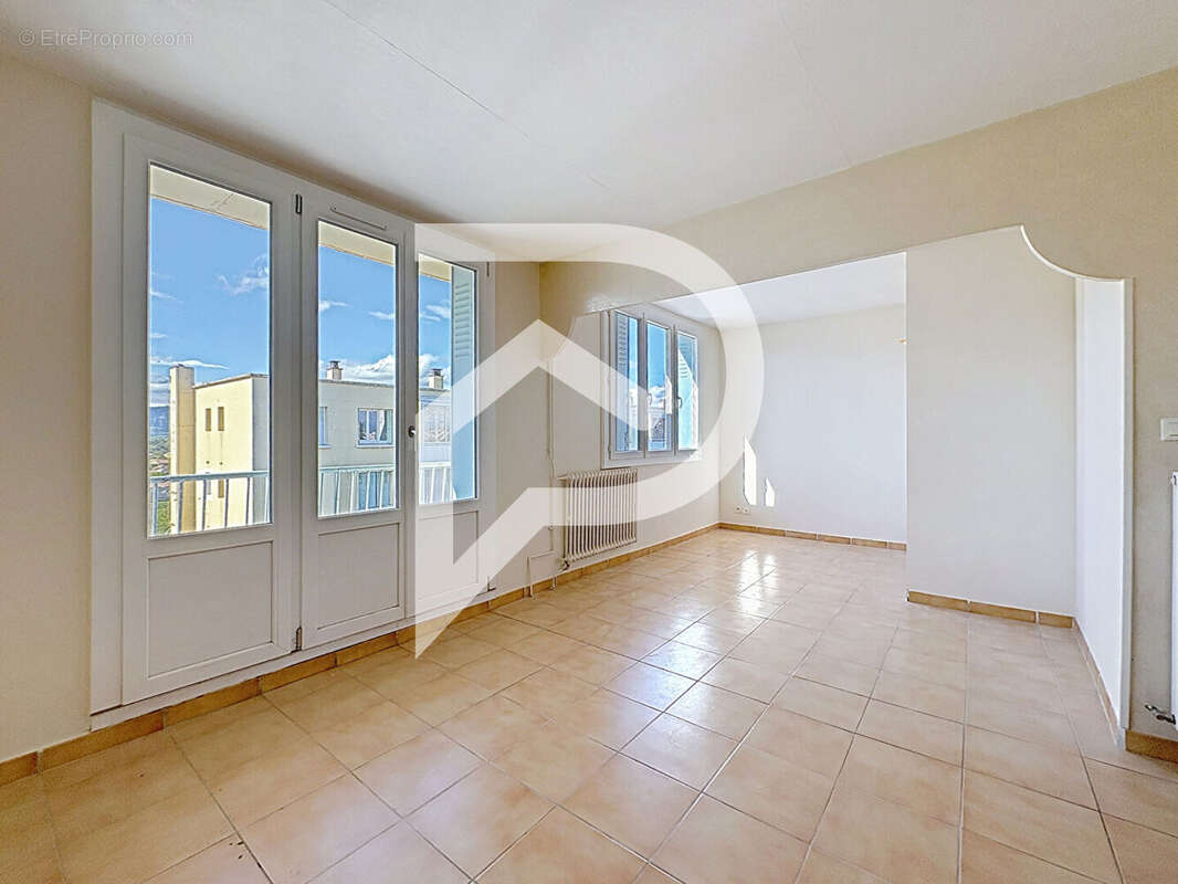 Appartement à MONTELIMAR