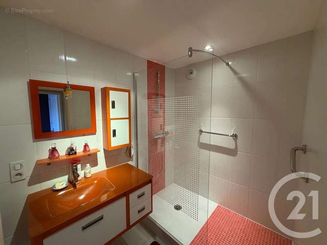 Appartement 69 m² à Aurillac  - photo 7