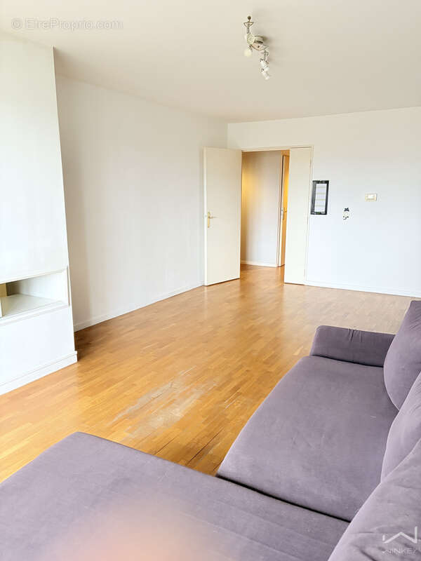Bel appartement 3 pieces avec balcon au 3eme etage - photo 3