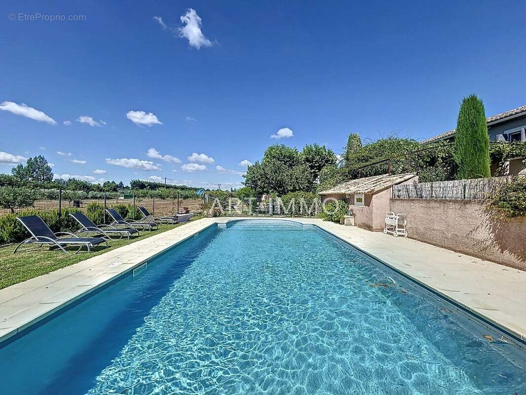 A vendre mas du xviii siecle sur pres d'un hectare de terrain avec piscine - photo 4