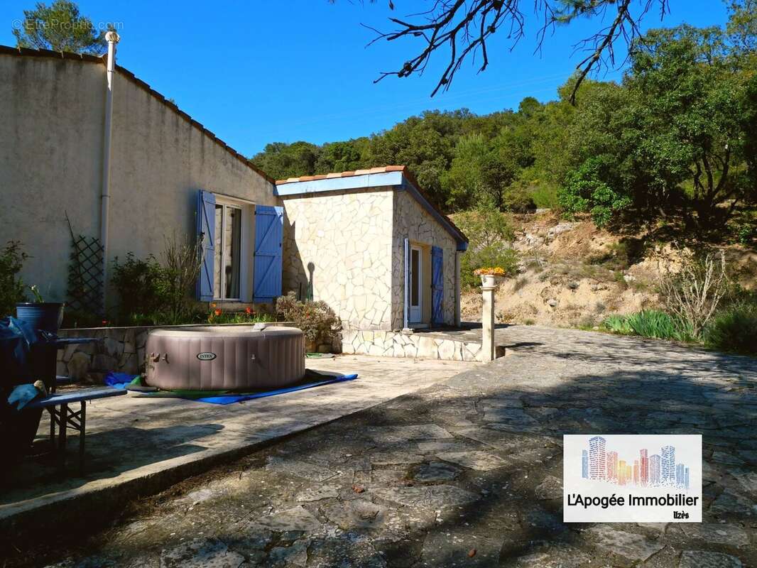 Maison à SAINT-JUST-ET-VACQUIERES