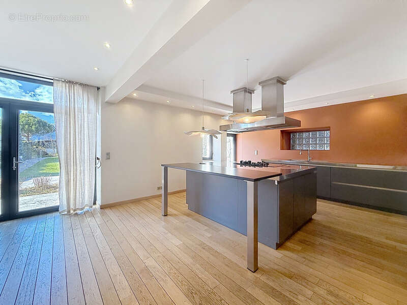 Maison à ORNEX