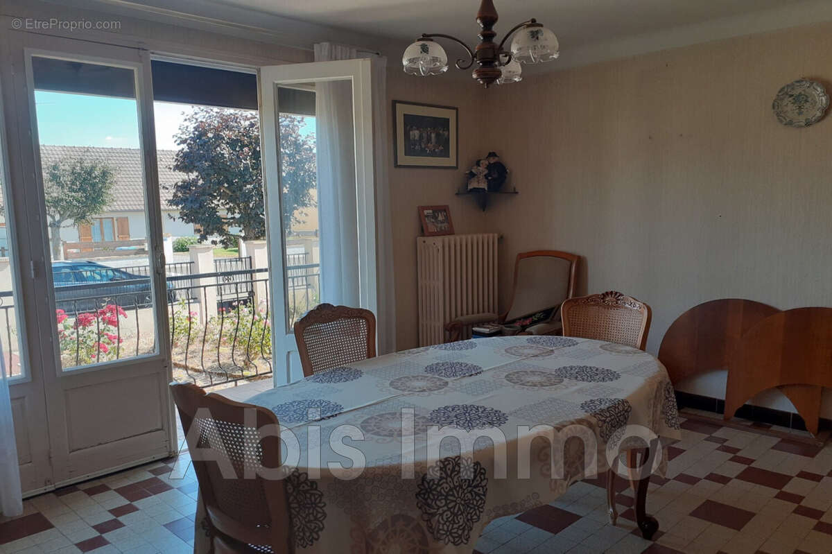 Maison à BEAUVILLIERS