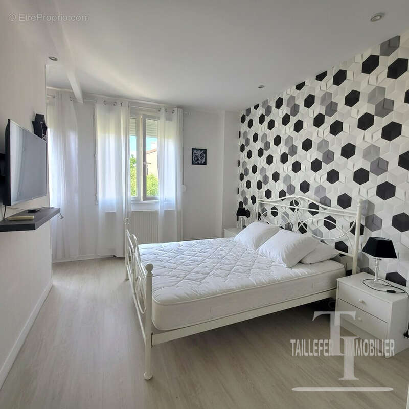 Maison 173 m² à Boulazac  - photo 7