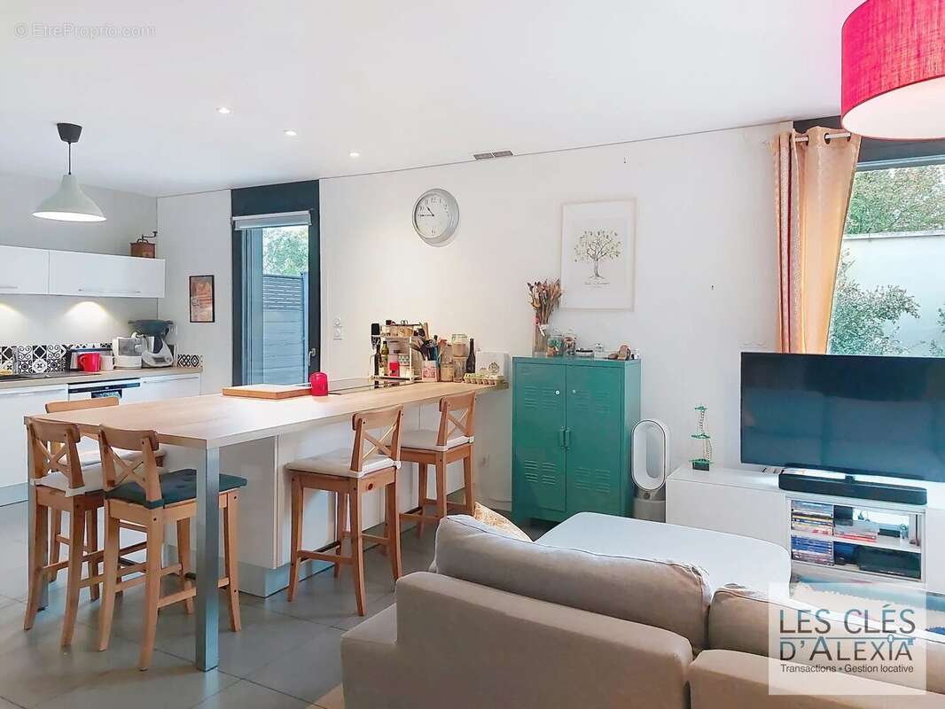 Maison à SAINT-ANDEOL-LE-CHATEAU