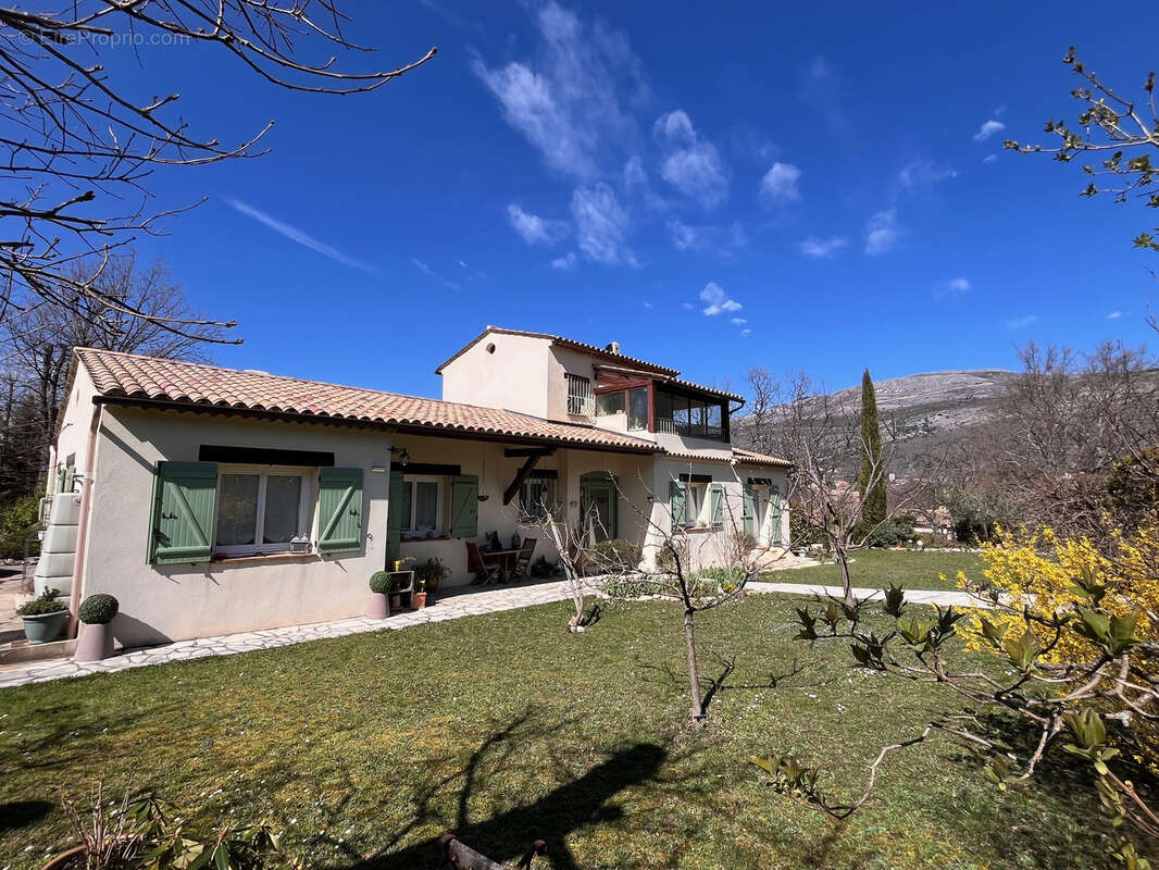 Maison à SAINT-VALLIER-DE-THIEY