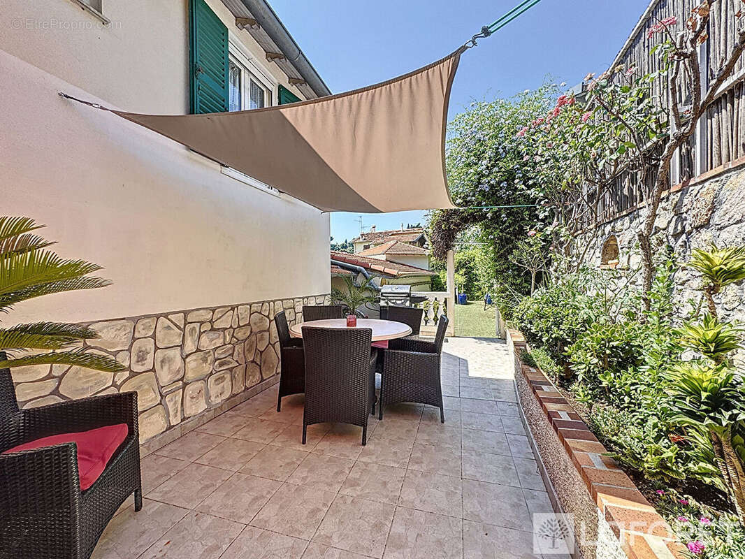 Appartement à ROQUEBRUNE-CAP-MARTIN