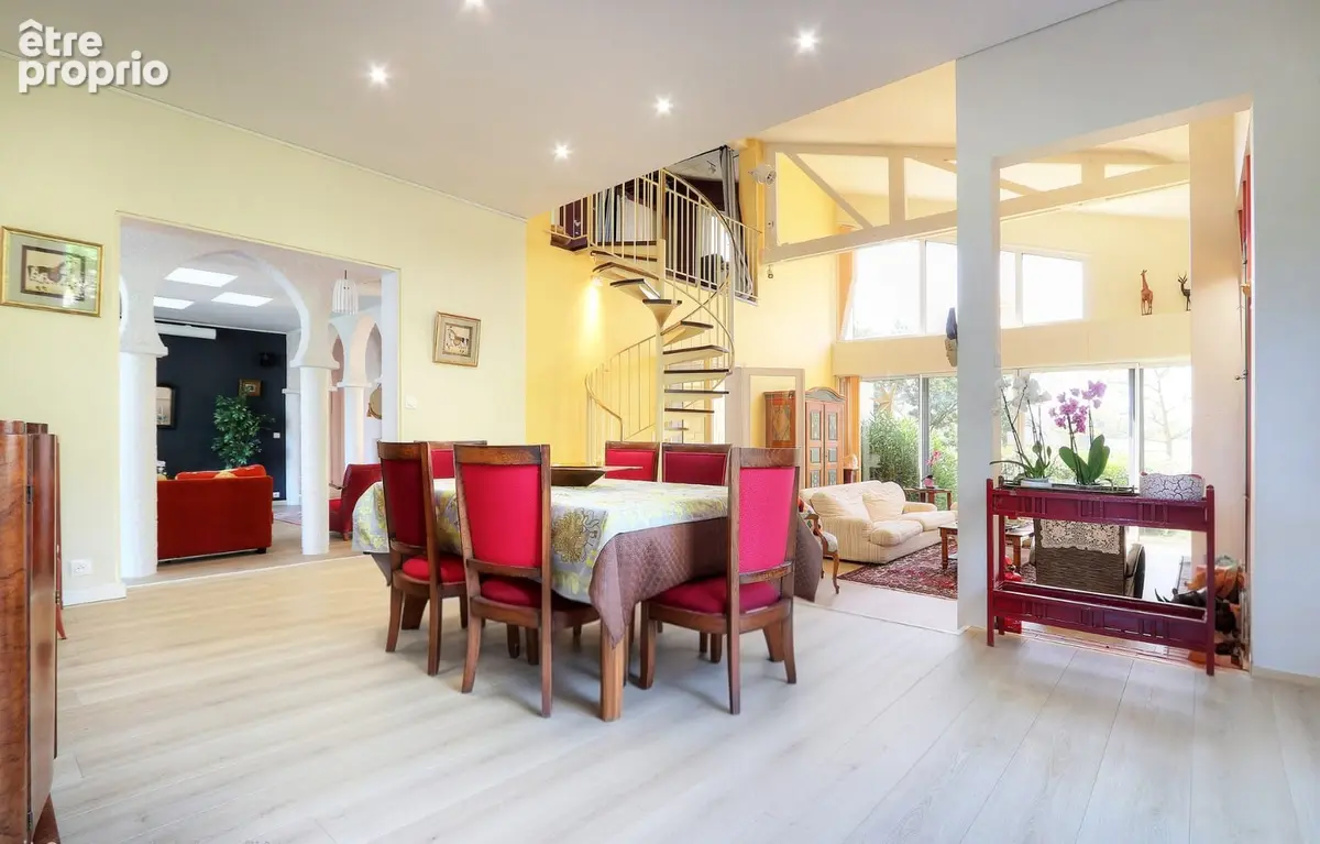 Maison Le Rheu 11 pièces 320 m2 - photo 6
