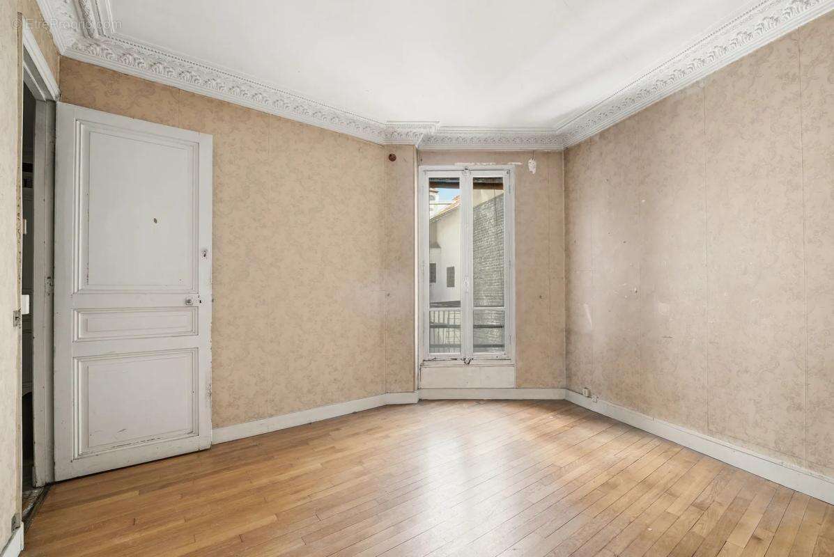 Appartement à PARIS-14E