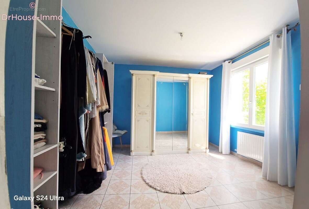 Maison 250 m² à Unieux  - photo 32