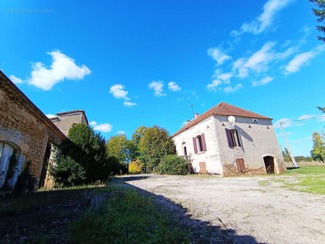 Maison à SAINT-VITE