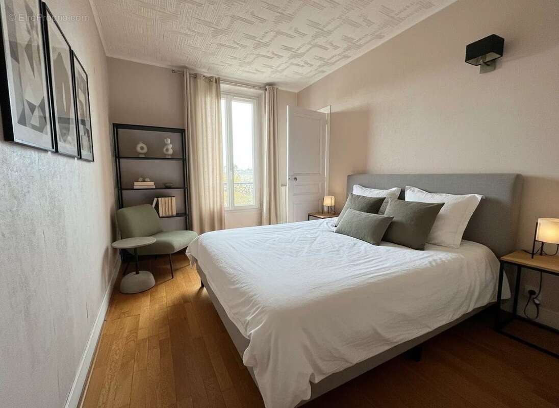 Appartement à SAINT-THIBAULT-DES-VIGNES