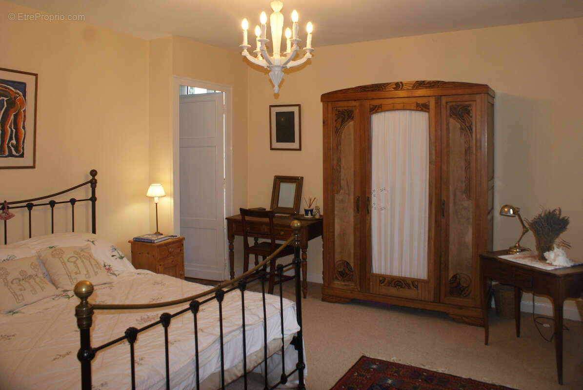 Maison à MONTLIEU-LA-GARDE