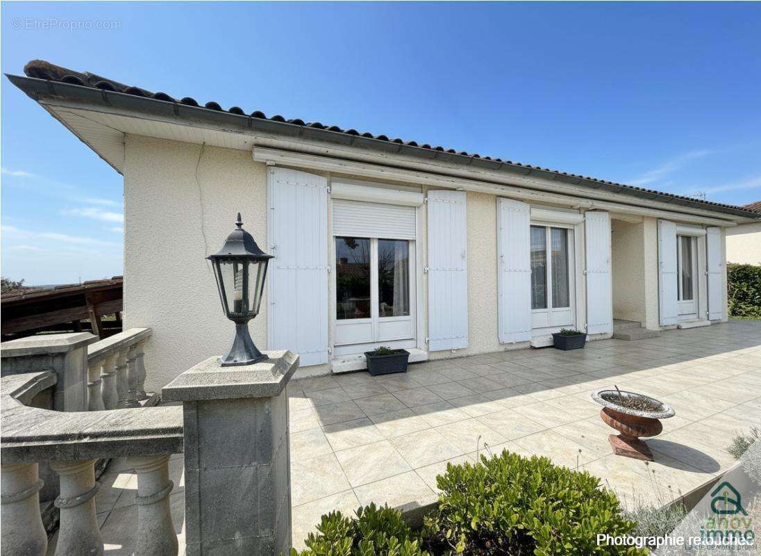 Maison à TOUVRE