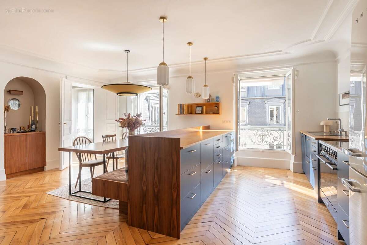 Appartement à PARIS-7E