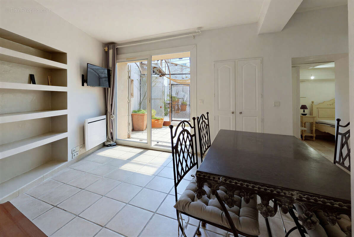 Appartement à VENELLES