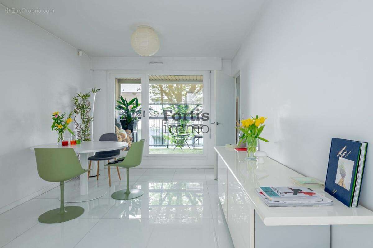 Appartement à PARIS-20E