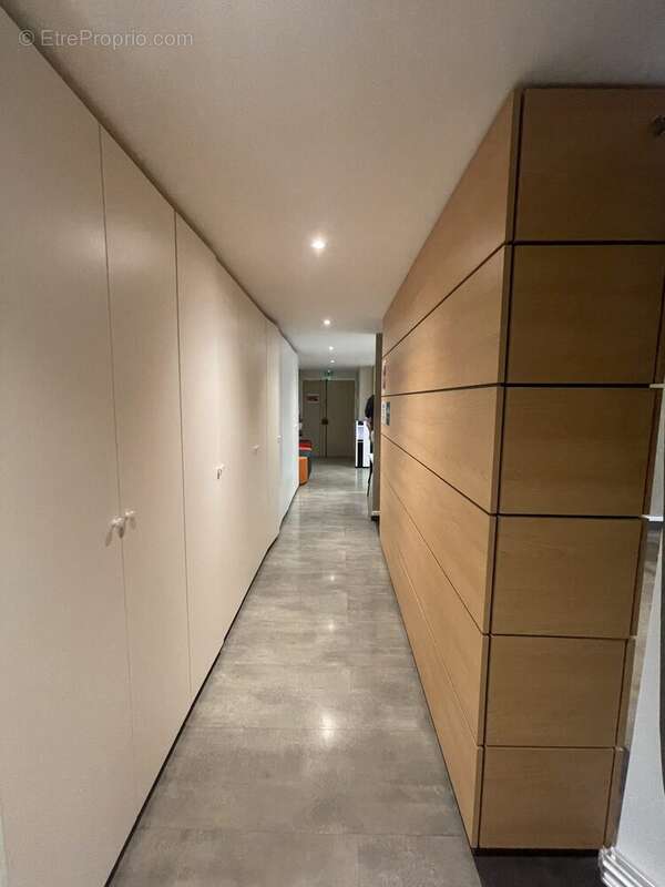 Commerce à VERSAILLES