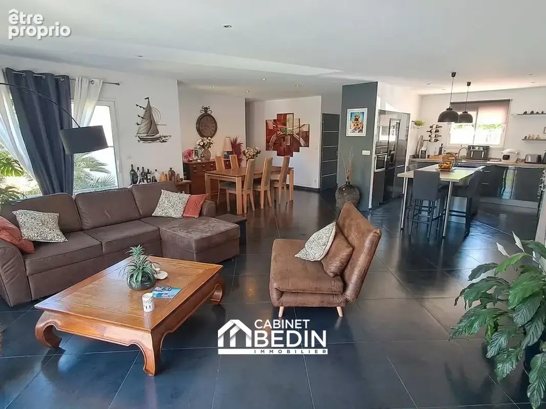 Maison 118 m² à Saint-Laurent-D'arce  - photo 4