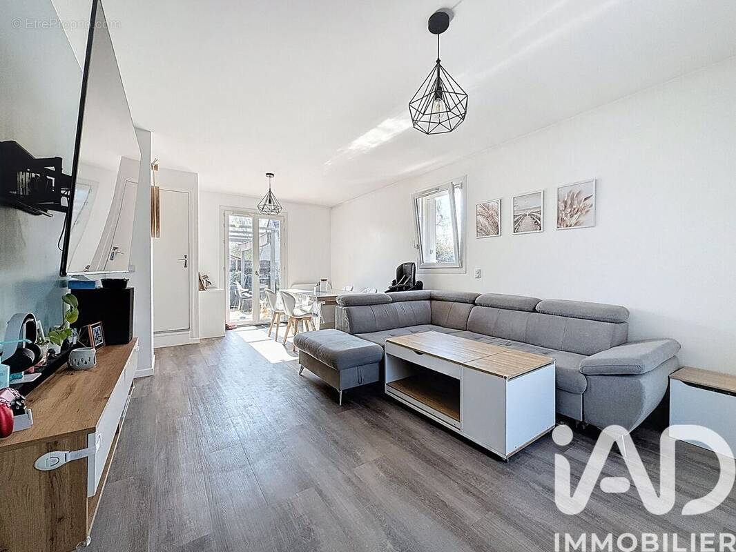Photo 1 - Maison à SAINT-GERMAIN-LES-ARPAJON