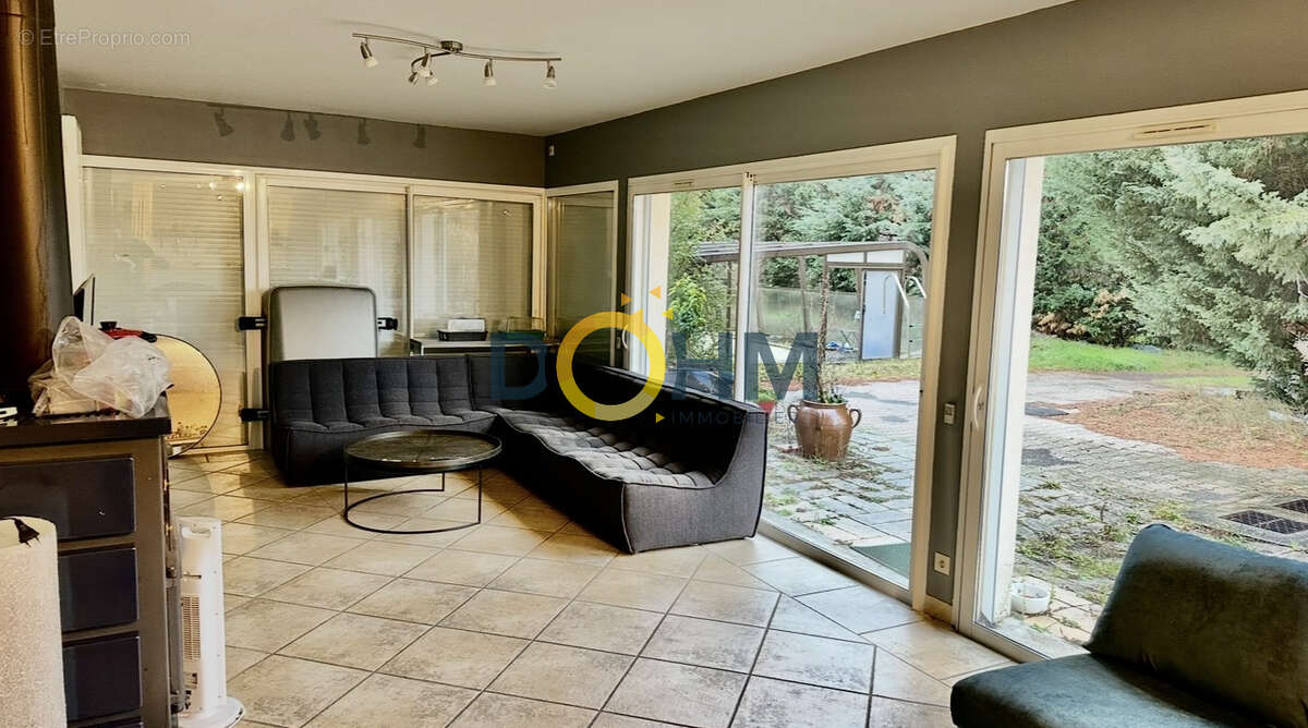 Ensemble immobilier d'exception à Brioude   Plus de 1 700 m2 bâtis sur 7 700 m2 de terrain - photo 18