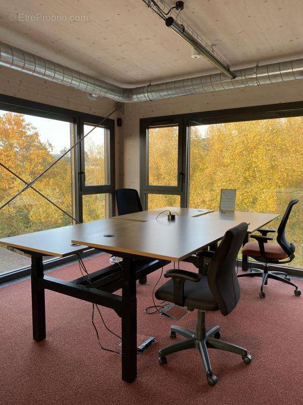 Commerce à ALLONZIER-LA-CAILLE