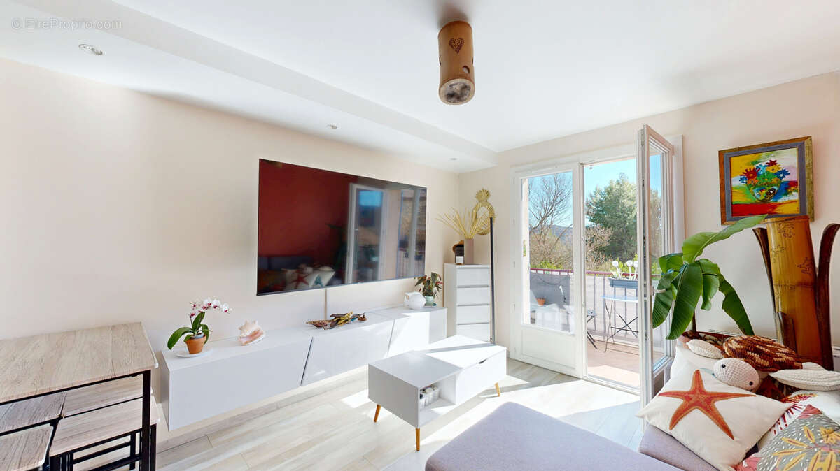 Appartement à GREOUX-LES-BAINS