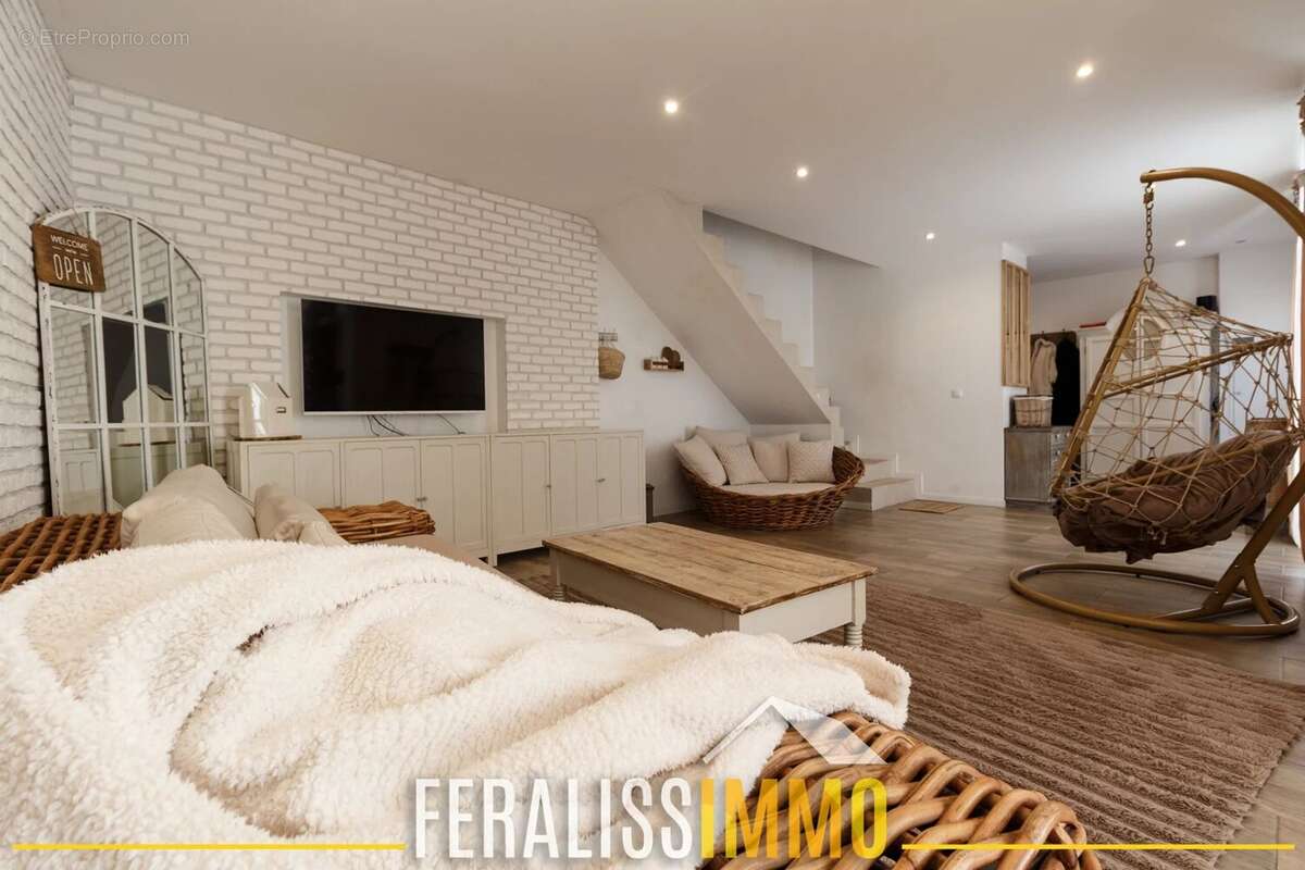 Maison à NEUVILLE-SUR-OISE